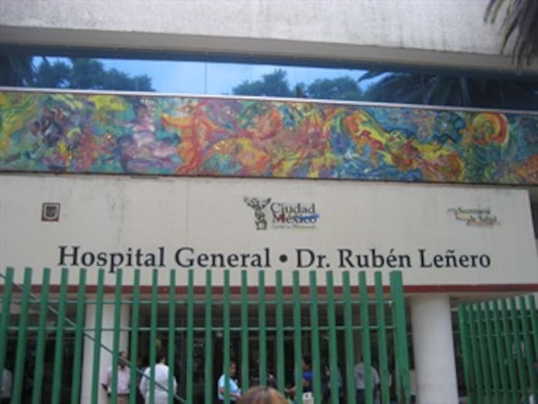 Salen cinco del hospital Rubén Leñero tras explosión en Xalostoc