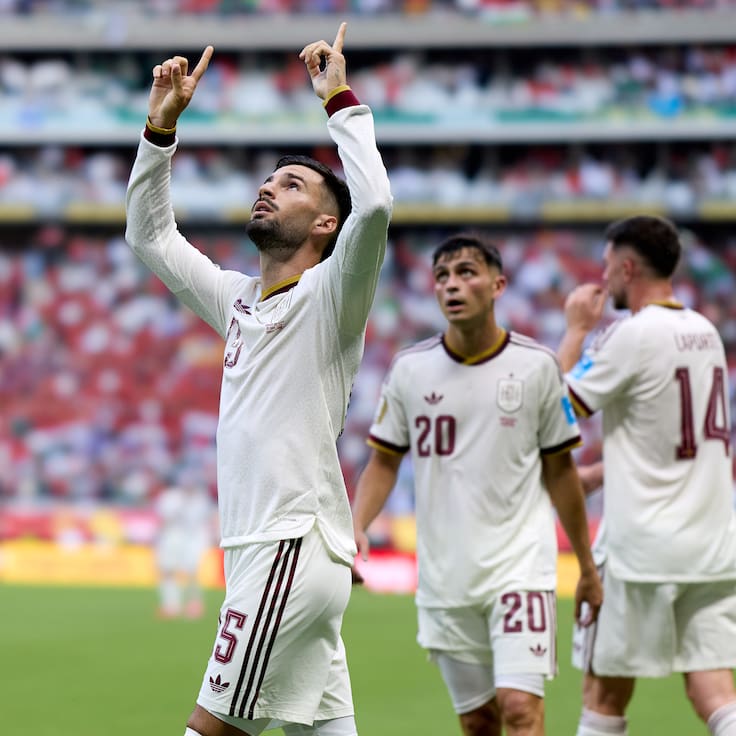 España elimina a Uruguay y clasifica como líder del Grupo H