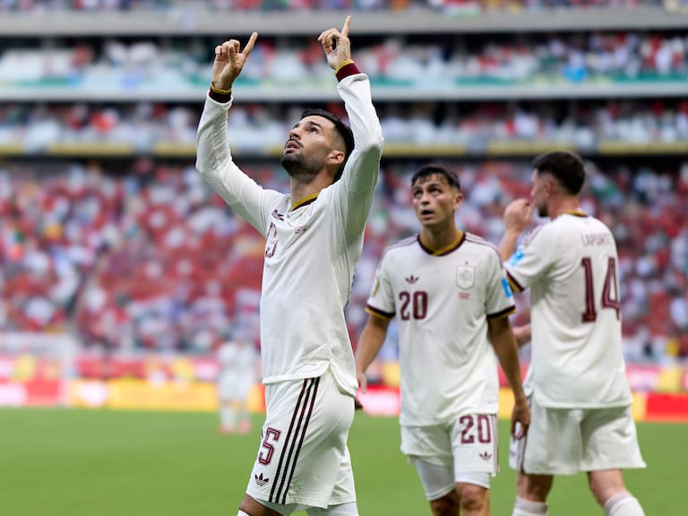 España elimina a Uruguay y clasifica como líder del Grupo H