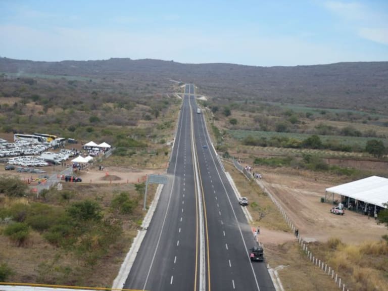 Inauguran carretera que corta distancia a Puerto Vallarta
