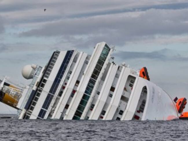 Siguen desaparecidas 29 personas tras encallar el 'Costa Concordia'