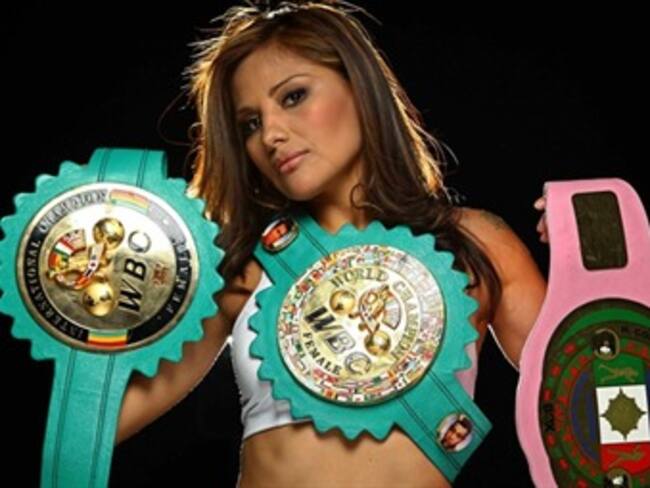 Ingresa Mariana Juárez al Salón de la Fama del Boxeo