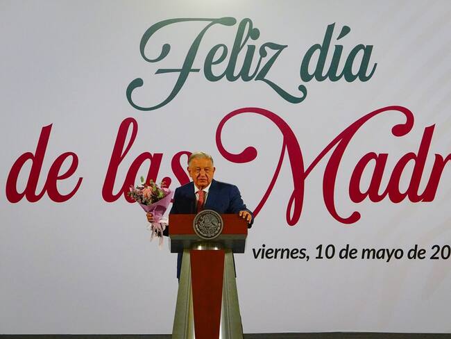 Desangelado festejo de AMLO a las mamás este 10 de Mayo