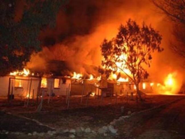 Destruye incendio escuelas de samba en Río de Janeiro