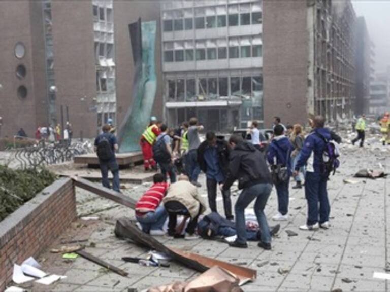 Guarda Noruega minuto de silencio por víctimas de atentados