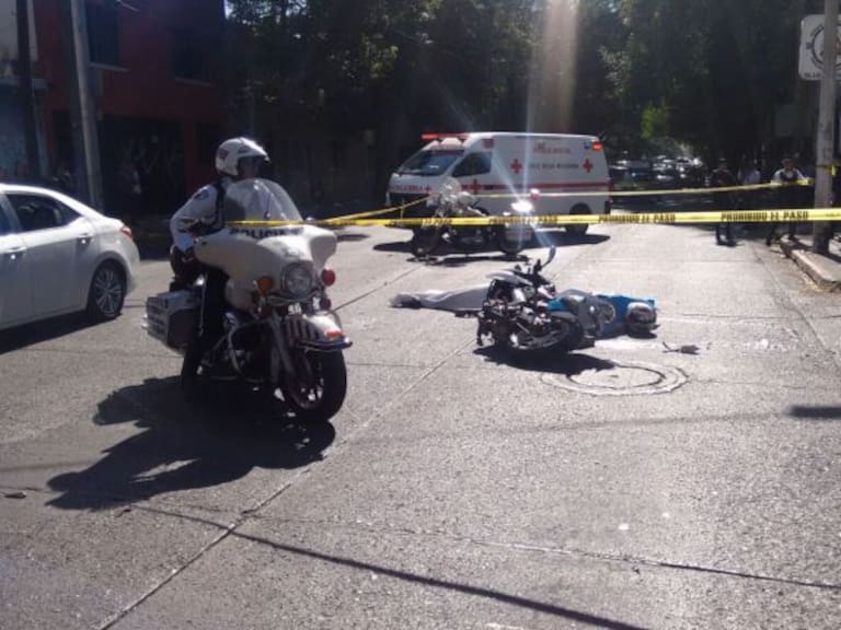 Mueren motociclista y su pasajero tras un choque