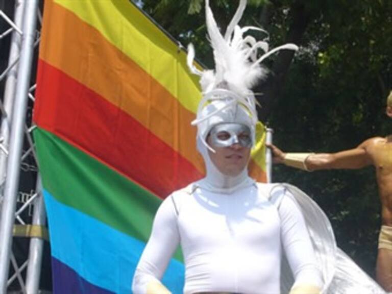 Desfila marcha gay por Reforma