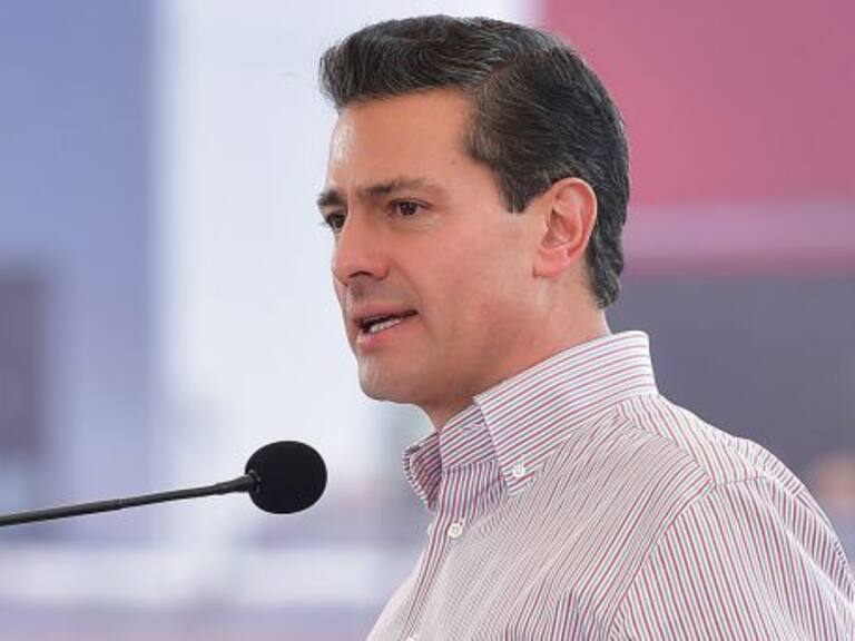 Peña Nieto rechaza que su gobierno espíe a periodistas y activistas