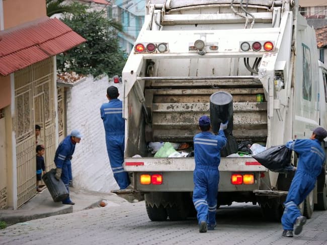 ¿Qué riesgos corren las personas que trabajan recolectando la basura?