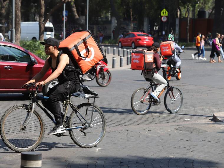 ¿Qué onda con Ley Federal del Trabajo para dar seguridad social a los repartidores de aplicaciones digitales?