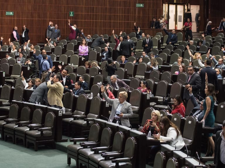 Cámara de Diputados analiza 385 juicios políticos, entre ellos, contra EPN