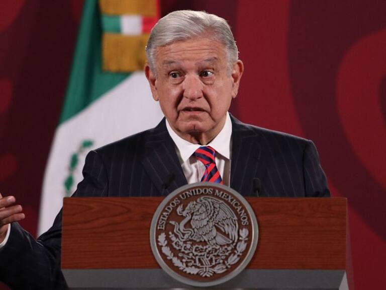 Pide AMLO a morenistas no excederse en apoyos para aspirante presidedencial