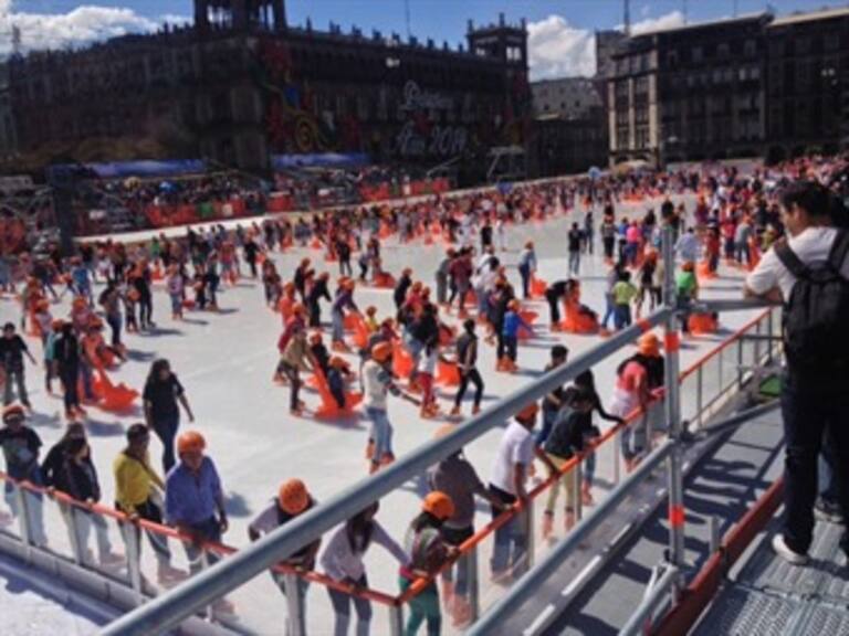 Pista de hielo una alternativa para vacacionar en el DF