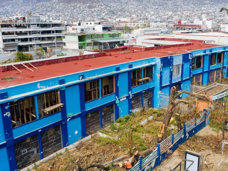 Hay 341 escuelas con daños en Acapulco