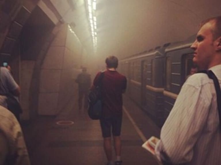 Asciende a 16, la cifra de muertos por accidente en metro de Moscú