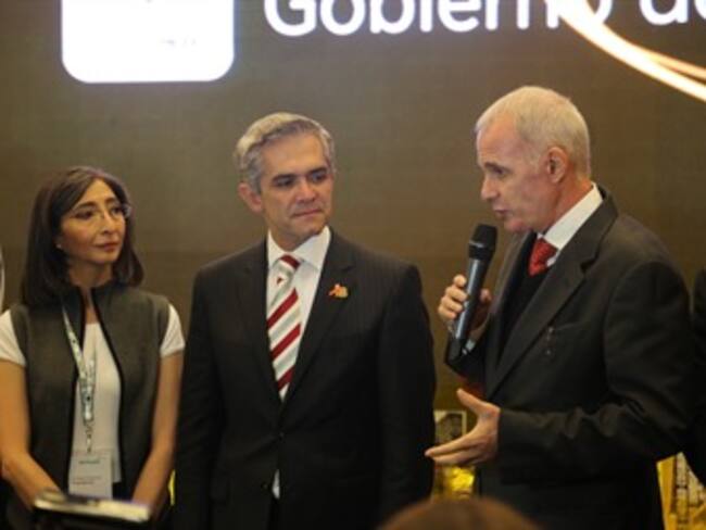 Preparado Mancera para la pregunta del millón en la FIL Guadalajara