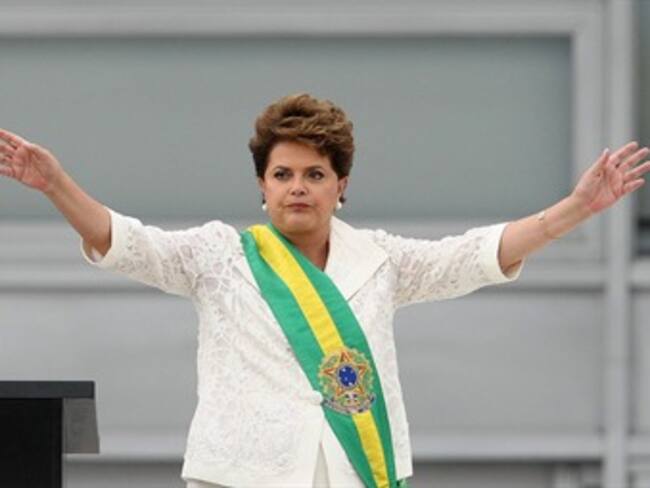 Reune presidenta de Brasil a gobernadores y alcaldes tras protestas