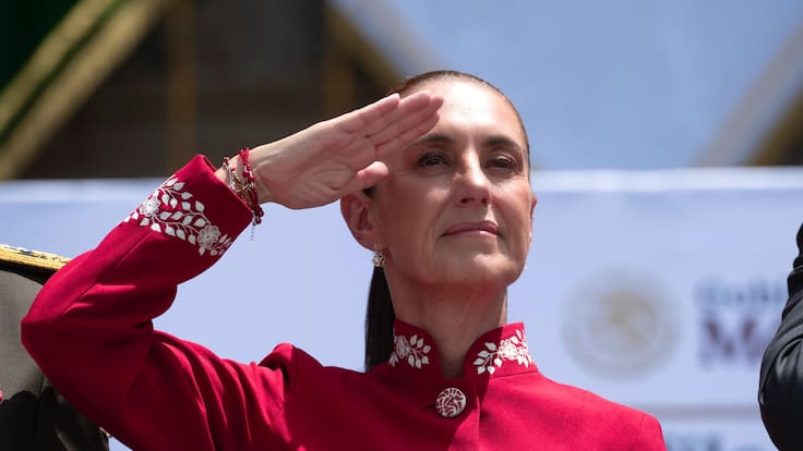 Sheinbaum en el Desfile Militar: “El país no se doblega, no se arrodilla y no se vende”