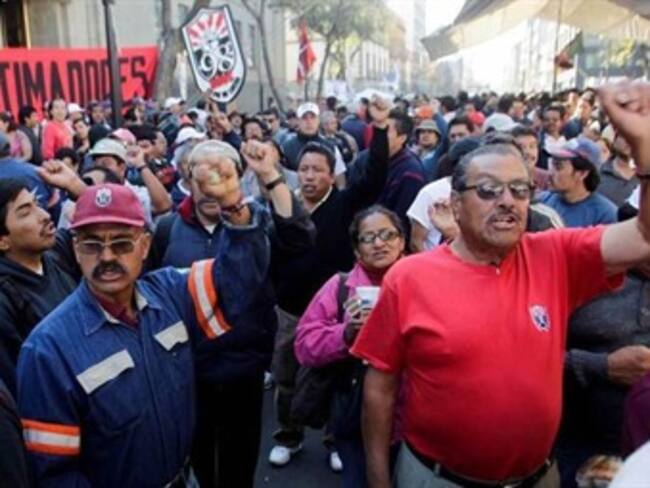 Marchan integrantes del SME hacia embajada de EU