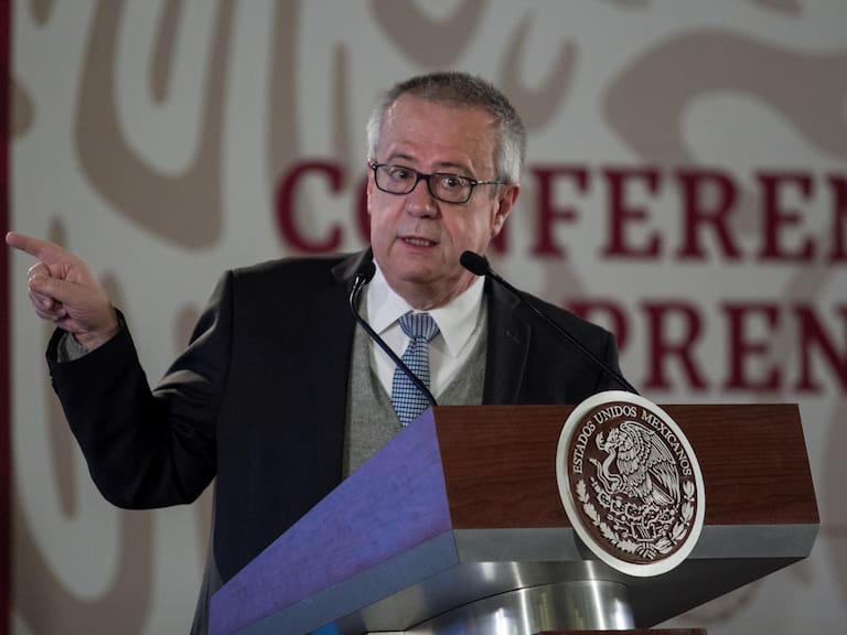 ¿Quién fue Carlos Urzúa, ex secretario de Hacienda?