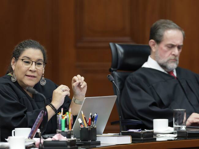 Exhibe la ministra Lenia Batres juicios de amparo de Salinas Pliego