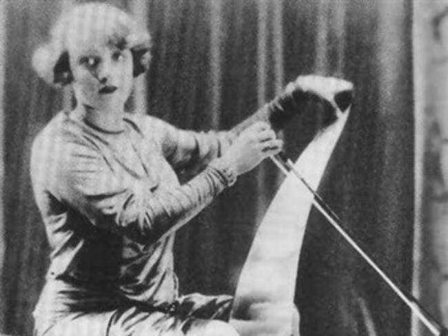 El serrucho musical. Juan Naranjo desde Lima