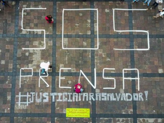 Lanzan periodistas gráficos llamado de alerta &quot;SOS PRENSA&quot; desde Michoacán