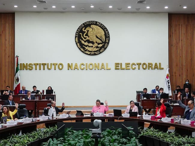La batalla por el INE: Diputados alistan relevo de 3 consejeros para abril