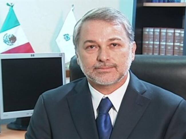 Solicitará González Márquez licencia en diciembre