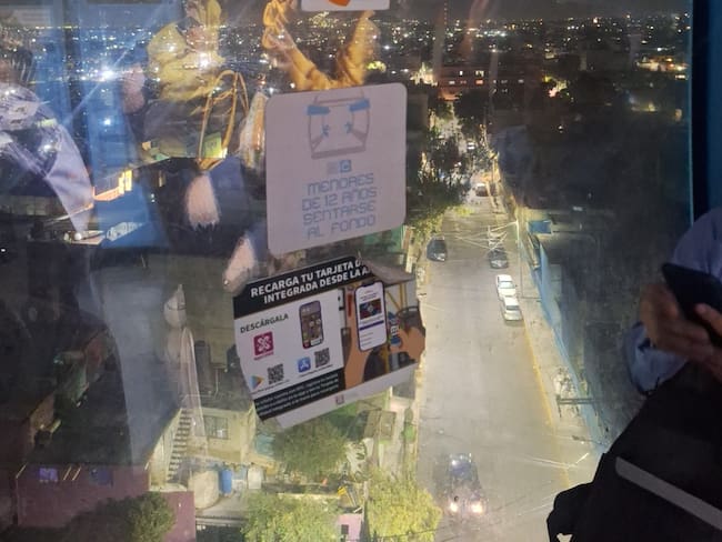 Pasajeros de Cablebús quedan varados por más de una hora tras revisión del sistema de Línea 2 en CDMX