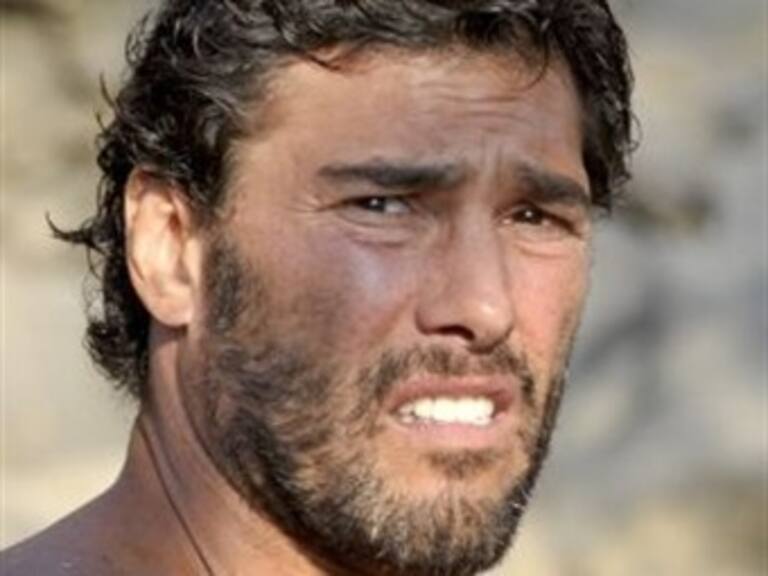 Libra Eduardo Yáñez la cárcel tras acuerdo con su esposa