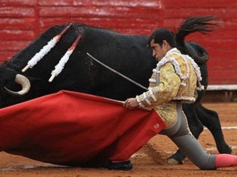 'Penoso robo a Joselito Adame': Leopoldo de la Rosa