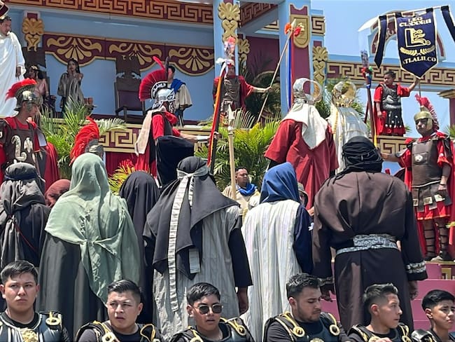 Iztapalapa revive la Pasión de Cristo con miles de fieles