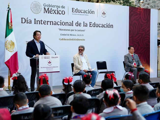La educación es un derecho que abre la puerta a otros derechos: Mario Delgado