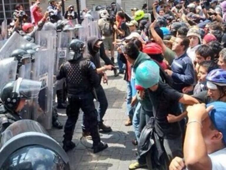 Controlan brotes de violencia en Congreso de la Unión y Fray Servando