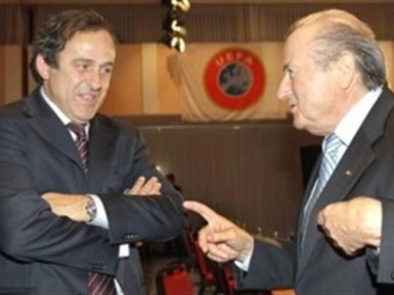 Se defiende Platini tras críticas de Blatter