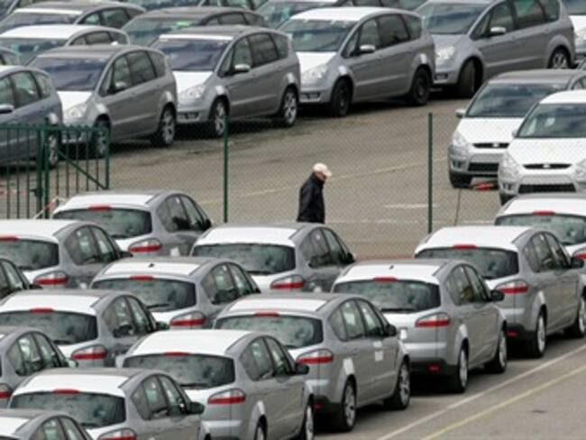 Caen 40.9% ventas de Ford en EU