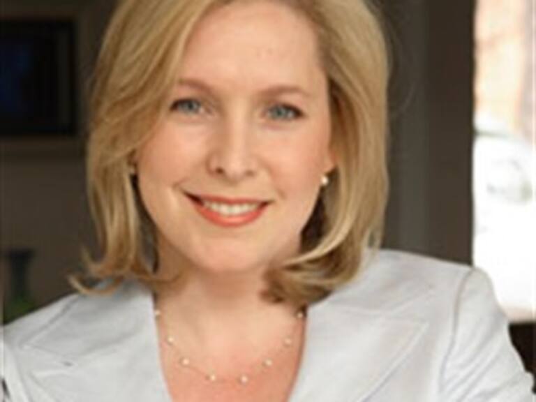 Postulan a Kirsten Gillibrand para escaño de Hillary en Senado