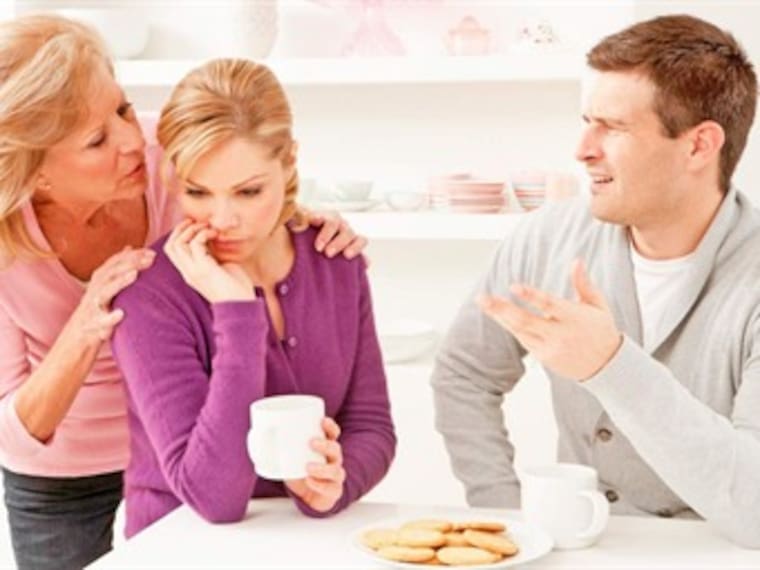 ¿Qué hacer cuando tus suegros no entienden que una relación es de dos?