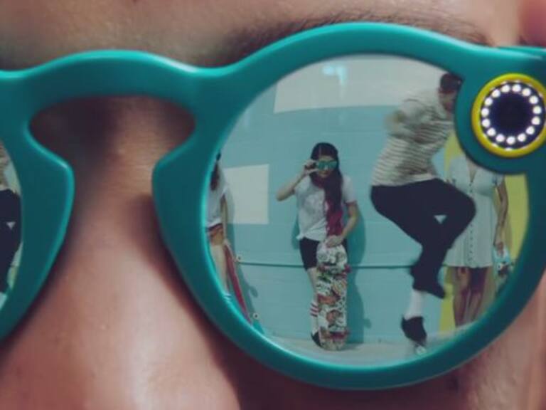Snapchat lanza lentes de sol inteligentes