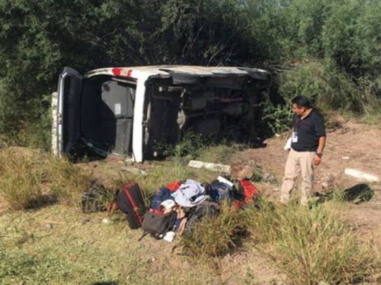 Reporteros de presidencia sufren accidente en gira de AMLO por Sonora