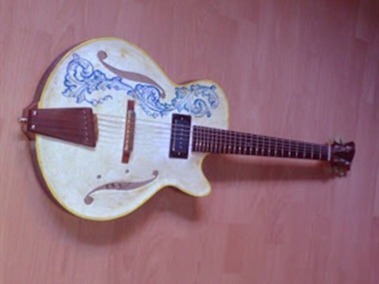 Guitarra 100% frágil. Joan Cerezo, corresponsal en España