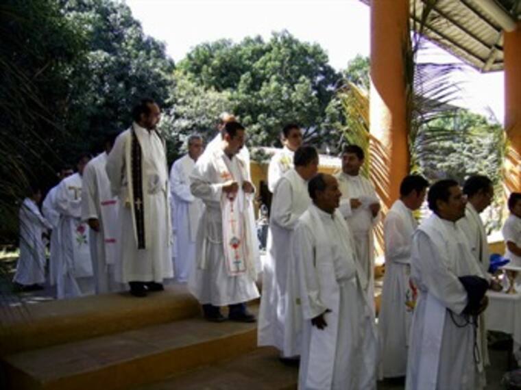 Hay falsos sacerdotes dentro de la Iglesias