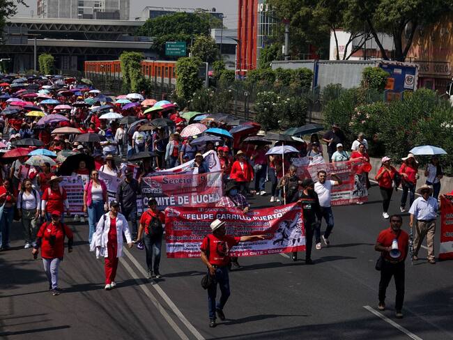 No hay avances, se manifiestan maestros disidentes frente a la Segob