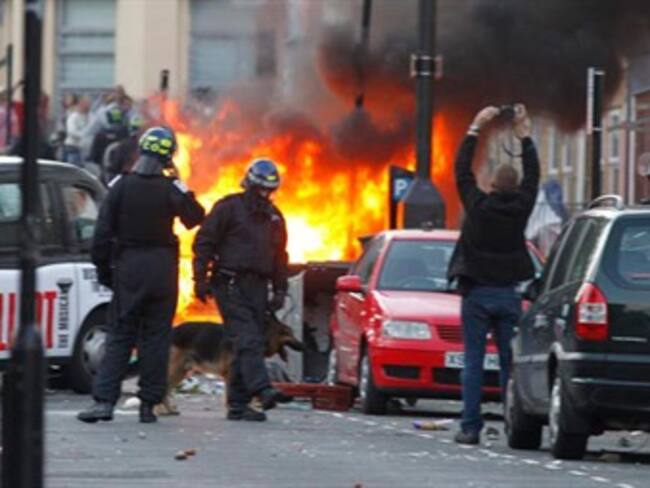 Muere hombre herido en Londres por disturbios