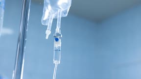 Testimonio revela uso de misma jeringa en sueros vitaminados en clínica de Hermosillo, Sonora