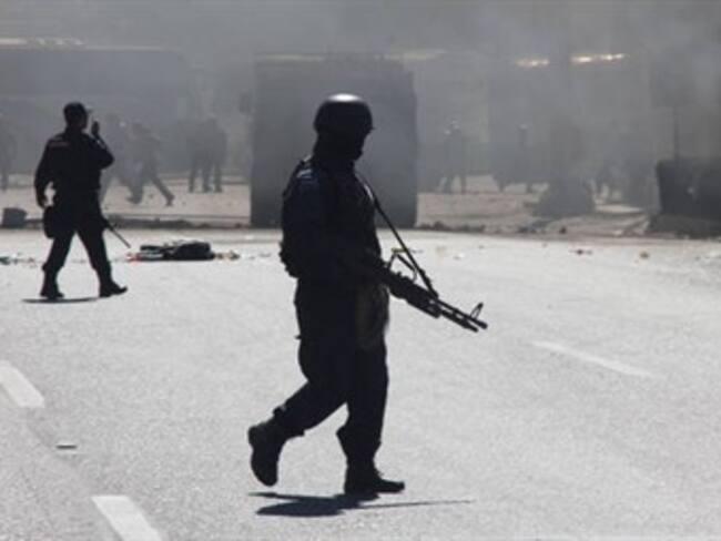 Protestan policías de Guerrero por consignación de compañeros