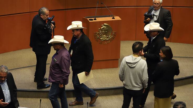 Campesinos ingresan al Senado y advierten que seguirán los bloqueos campesinos