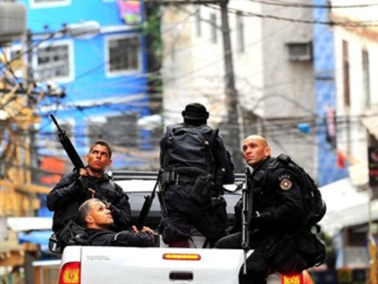 Realiza policía brasileña operativo en barrio de Río de Janeiro