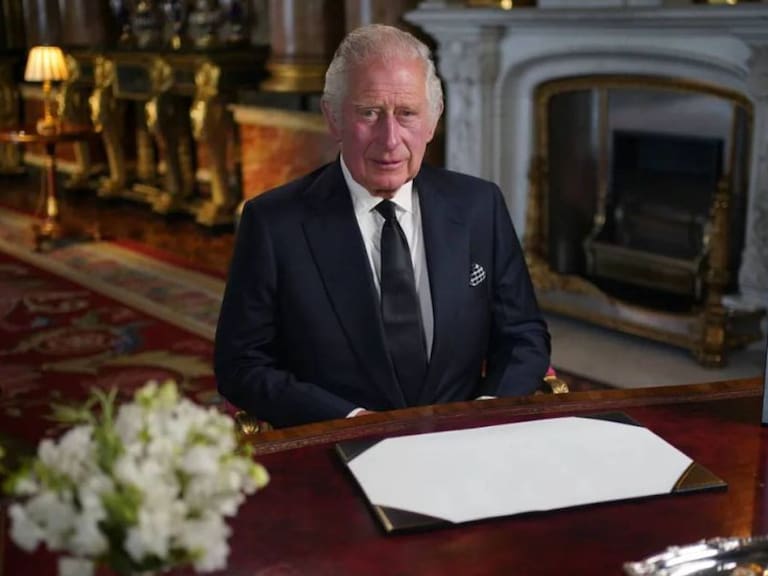 “Serviré con lealtad, respeto y amor”: primer mensaje del rey Carlos III
